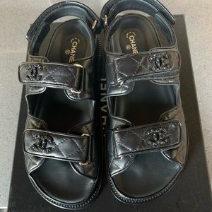 Chanel 2020 Lambskin Sandals. Black. Size 7.5 US.